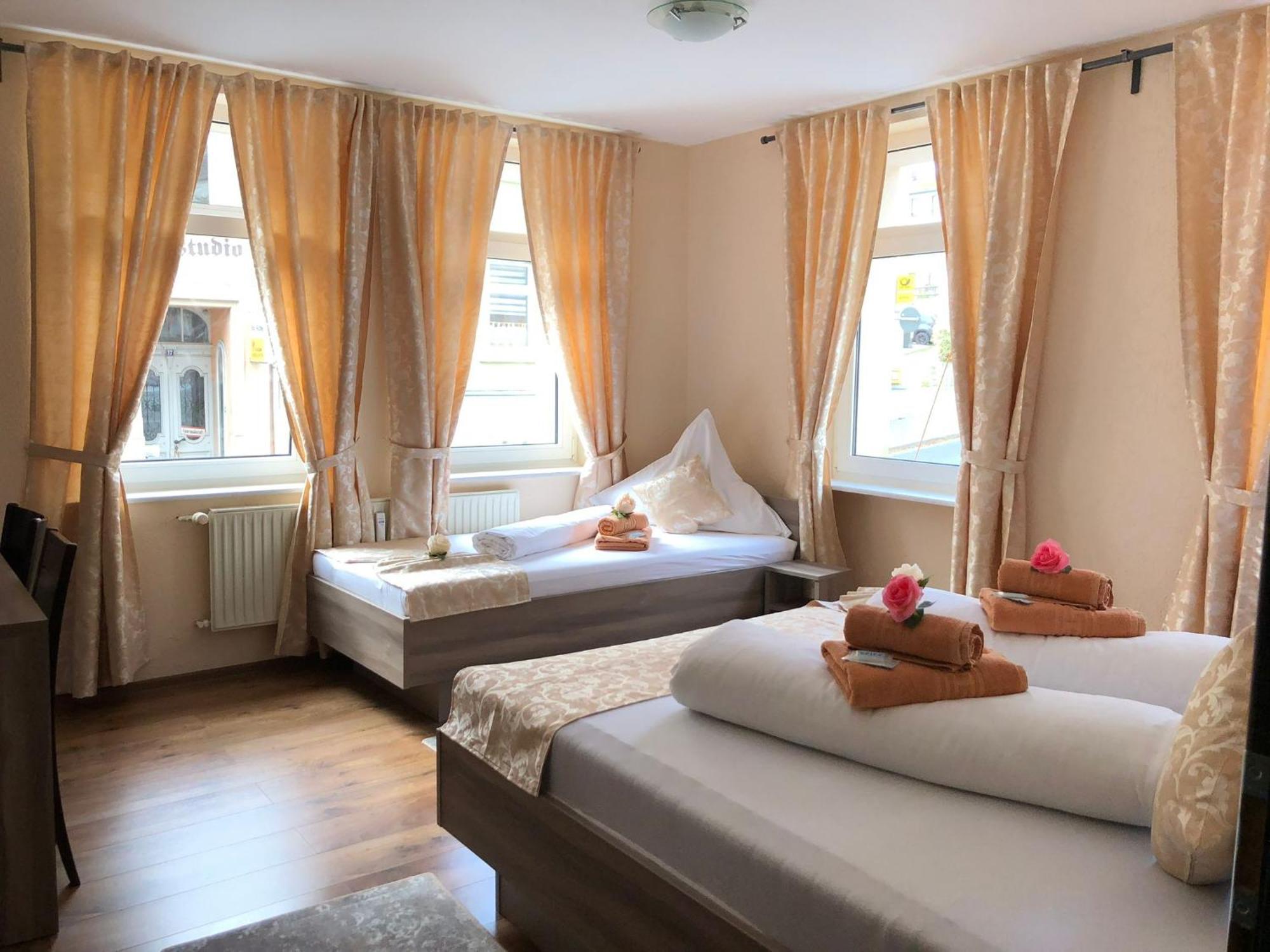 Pension Goldenes Vogtland Adorf Esterno foto